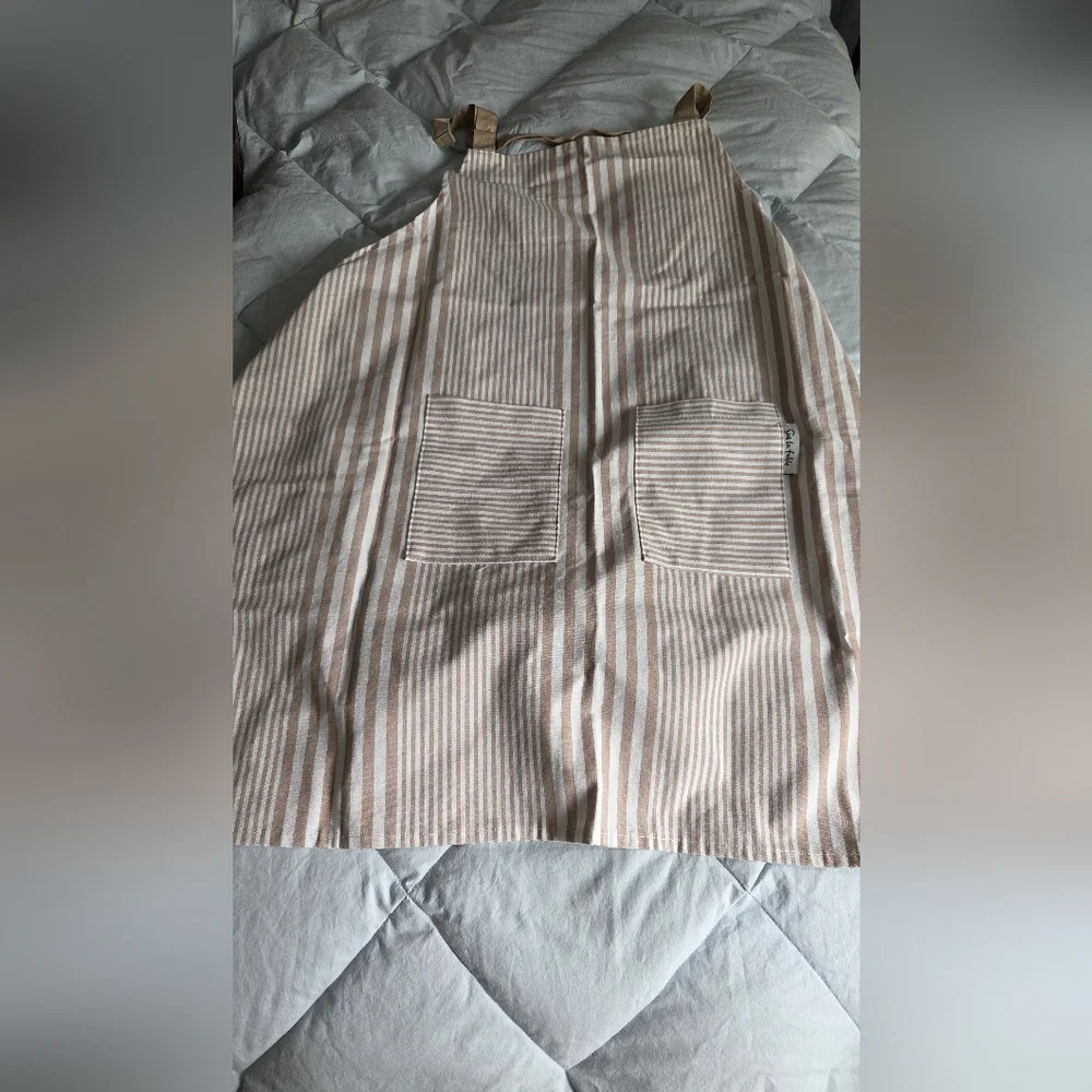 Sur La Table Striped Beige & White Apron with Front Pockets